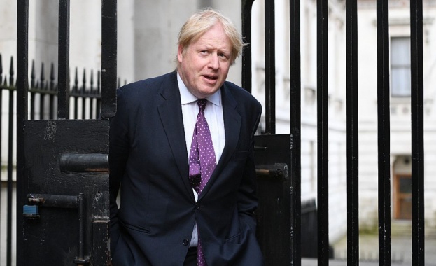 Британският премиер Борис Джонсън обеща днес в кулоарите на срещата