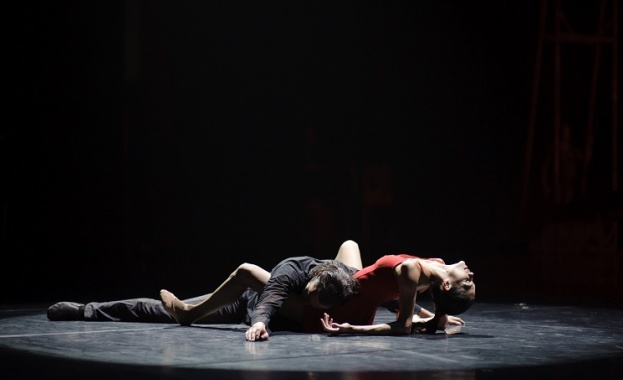 За първи път в България само с една постановка в