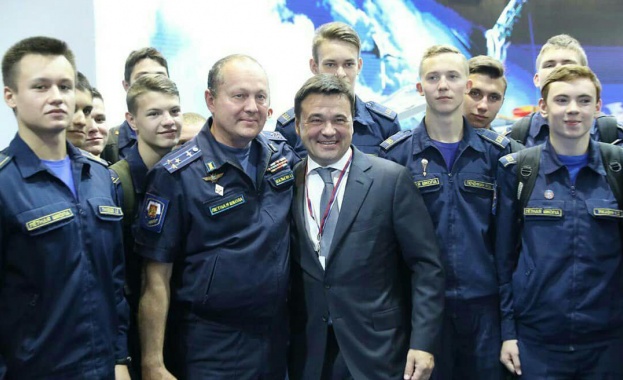Губернаторът на Московска област Андрей Воробьов посети MAКС 2019 където му