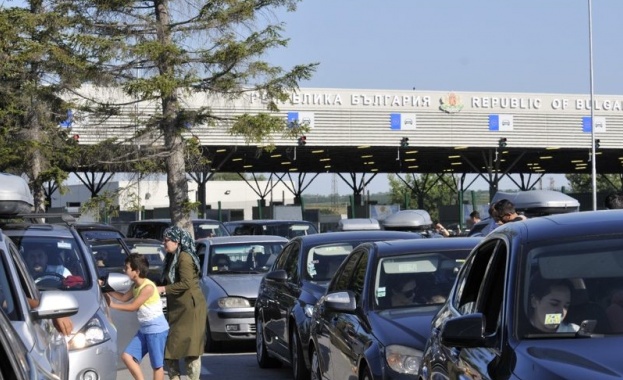 Трафикът на леки автомобили и на пътници днес през ГКПП