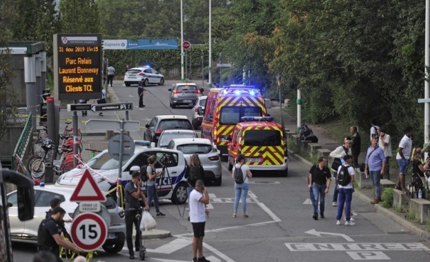 Снощното нападение във Франция вероятно е терористично смятат властите в