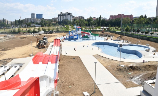 Строителството на първия аквапарк в София ще приключи в началото