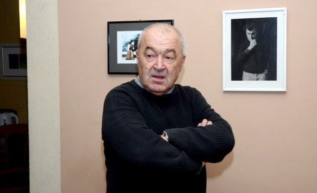 Известният български режисьор Петър Попзлатев е настанен в болница в