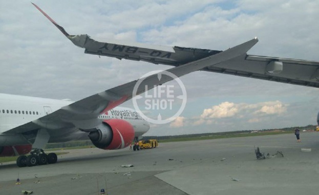 Самолети на авиокомпаниите Аерофлот и Роял Флайт се сблъскаха на