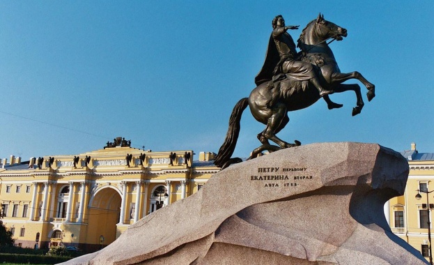 Царят на Русия Петър I 1672 1725 г е облагал с