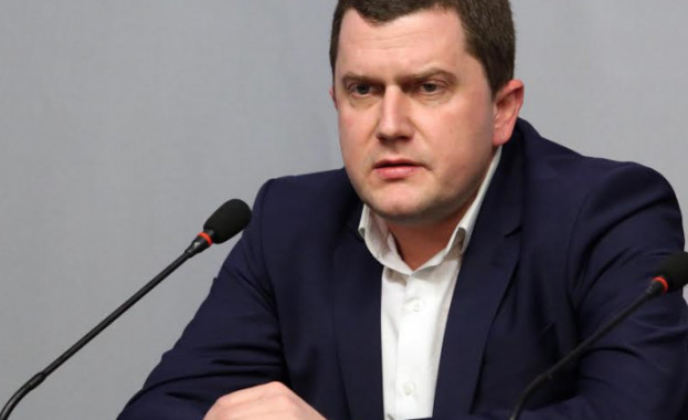 Стратегическите проблеми в България висят във въздуха Вчера президентът премерено