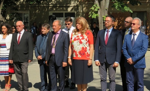 Държавата трябва да се върне в малките градове и села