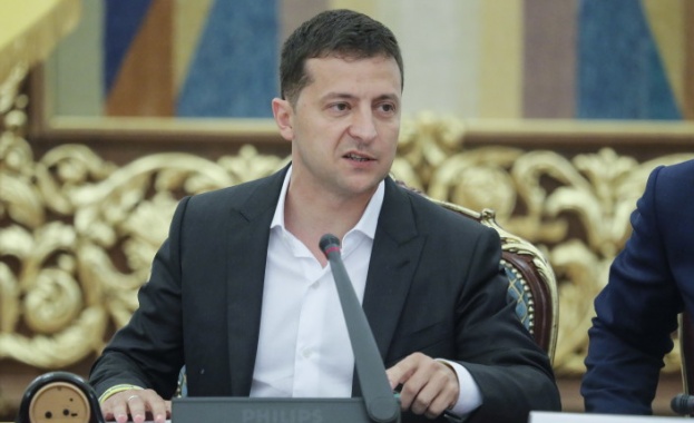 Зеленски и Путин обсъдиха успешната размяна на затворници по телефона Зеленски и Путин обсъдиха успешната размяна на затворници по телефона