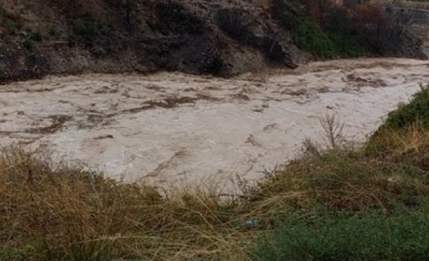 Възрастна двойка загина след като колата им се преобърна когато