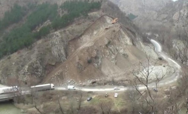 Незаконна кариера в село Шишманци разкриха екоинспекторите от РИОСВ Пловдив Това