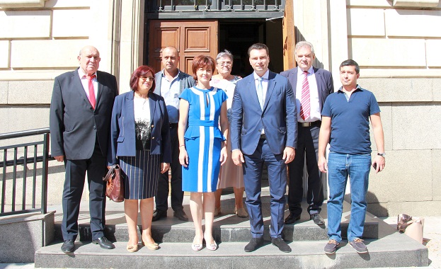 Победата на Мая Манолова над Йорданка Фандъкова ще е успех