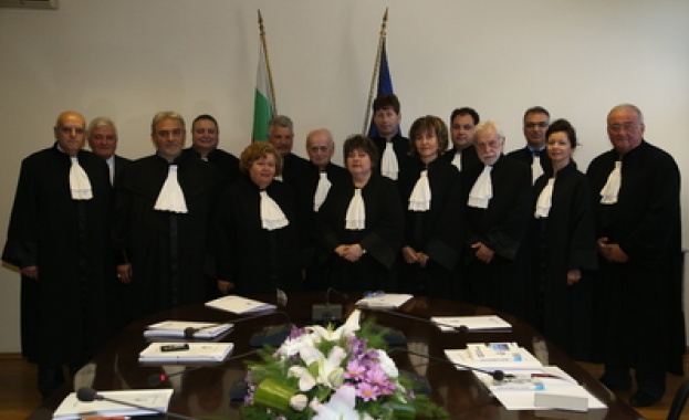 След като мълчаха почти два месеца след номинацията на Иван