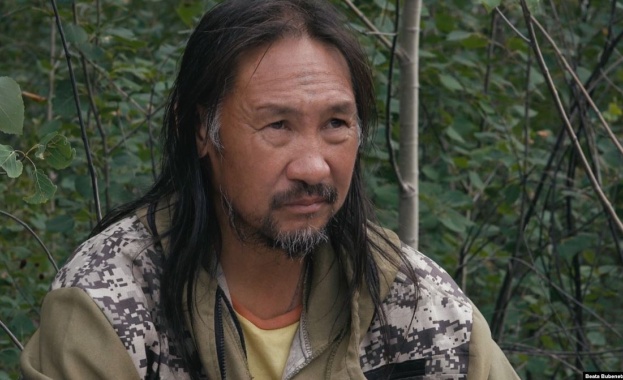 Руската полиция арестува шаман тръгнал пеш от Сибир към Москва