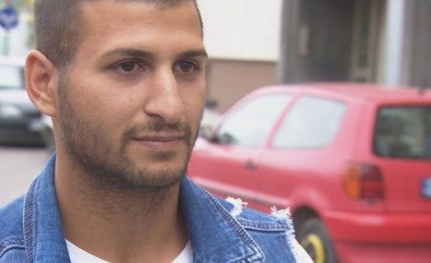 Починалият на ринга в Албания български боксьор Борис Станчов се