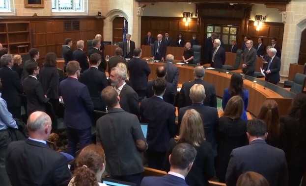 Решението на британския премиер Борис Джонсън да суспендира парламента за