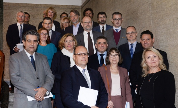 Министърът на правосъдието Данаил Кирилов подписа пред посланиците на държавите членки