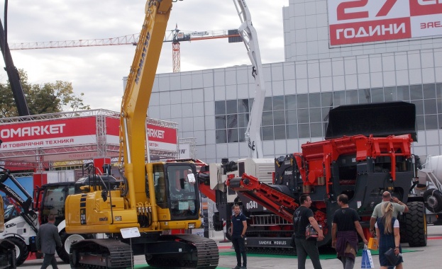 Най голямото изложение на пътностроителна техника в България настига световния форум