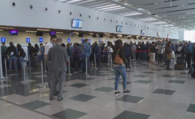 Туристите блокирани във Варна и Бургас заради фалита на компаниятата