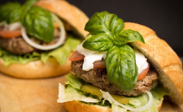 Проверка за качеството на хранене в детските градини и училищата