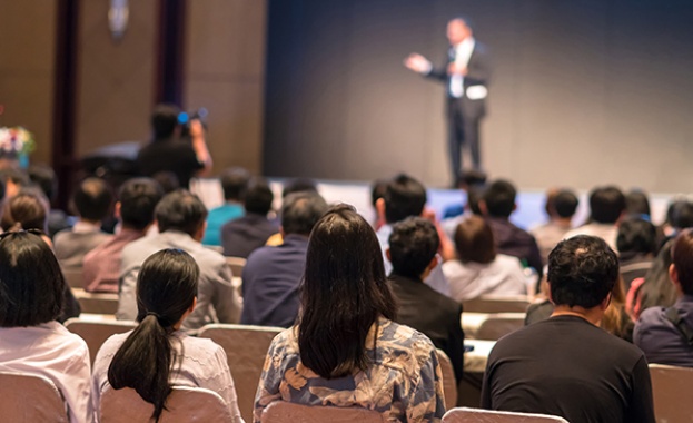 Водещи световни експерти представят тенденциите в грижата за хората с