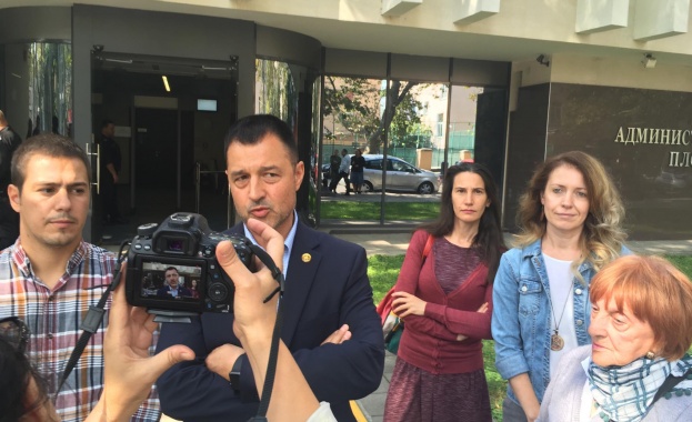 През месец март тази година в парка зад хотел Санкт