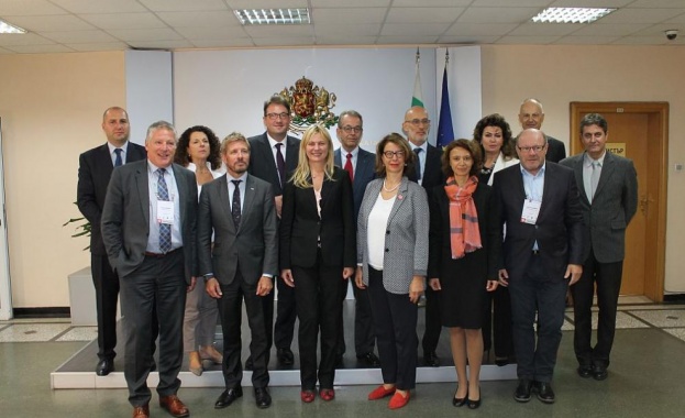 През първите шест месеца на 2019 г швейцарските инвестиции у