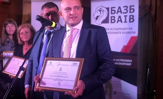 Националната верига Малки великани бе отличена в ежегодния конкурс Застрахователи