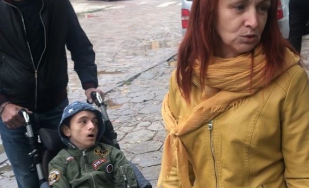 Хората с увреждания могат да останат без лична помощ от