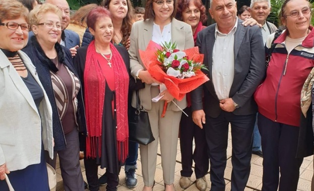 Председателят на БСП Корнелия Нинова посети Велики Преслав и Нови