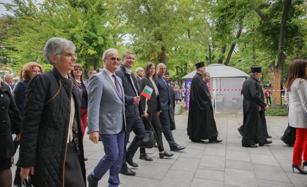 На ден като днешния сме горди празнуваме и усещаме силната