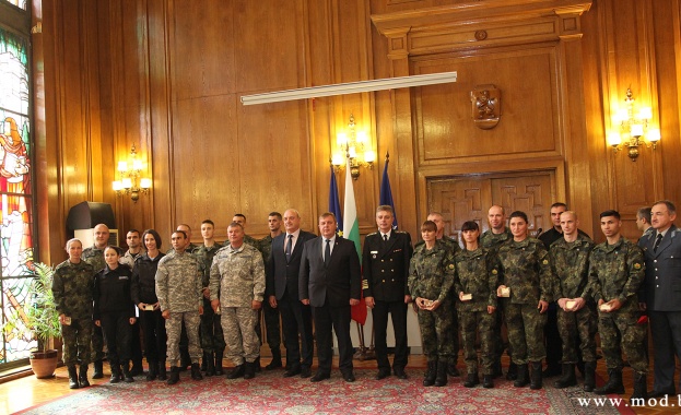 Убеден съм че сте добре подготвени На това състезание представяте