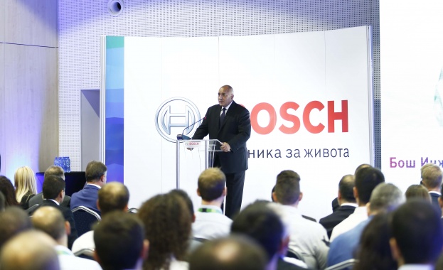 Усилията дават своите резултати център след център висококвалифицирани служители