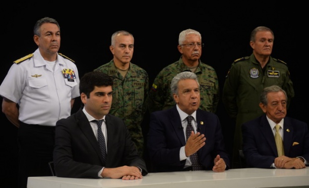 Президентът на Еквадор временно премести работата на правителството от столицата