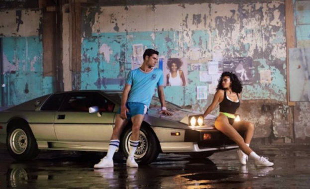 Парчето което възроди гласа на Уитни Хюстън в класациите се