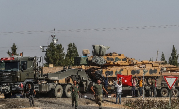 Сирийски опозиционни бойци са достигнали стратегическата магистрала М4 в Северна