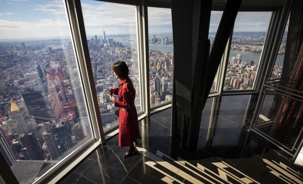 Нюйоркският небостъргач Емпайър стейт билдинг днес отново отваря площадката си