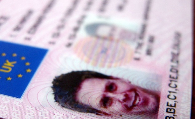 Разкриха схема за фалшиви шофьорски книжки в Лом съобщават от
