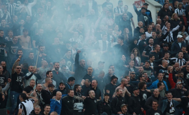 Расистките обиди и звуци бяха организирани предварително Този мач беше