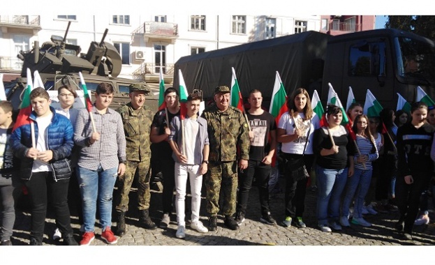 Когато говорим за кампанията Бъди войник ние отчитаме не само