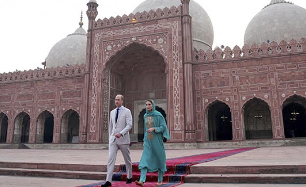 Кейт Мидълтън и принц Уилям продължават своето приключение в Пакистан