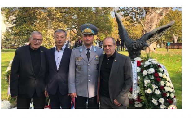Ръководството на ЦСКА уважи празника на военния парашутист Легендите Димитър