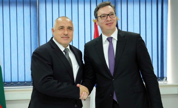 Как е Вучич Да го цунеш от мене специално Така