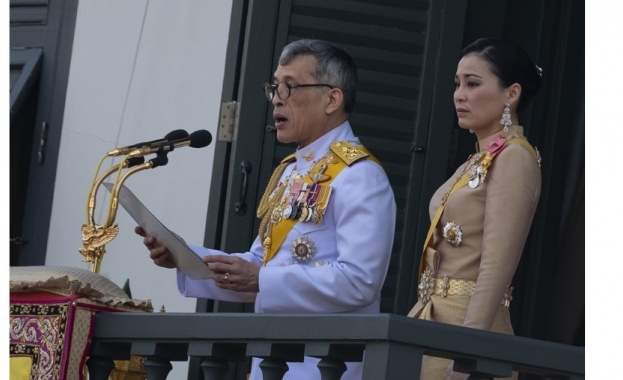 Кралят на Тайланд Маха Ваджиралонгкорн днес лиши 34 годишната си конкубина