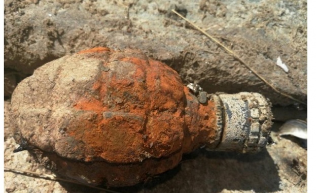 Откриха невзривен боеприпас в квартал на София съобщиха от Министерството