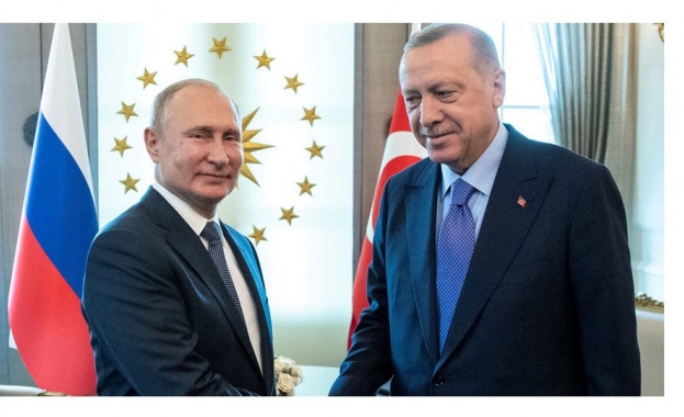 Американският вицепрезидент Майк Пенс договори с турския президент Реджеп Тайип