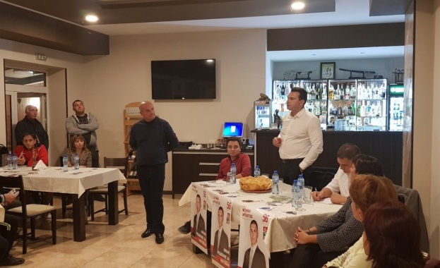 Калоян Паргов Милко Панов и кандидатът за кмет на с