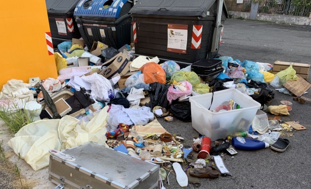 Жителите на Рим са призовани да не изхвърлят боклука си
