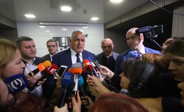 Допреди един месец хората тук чакаха реколтата да се събере