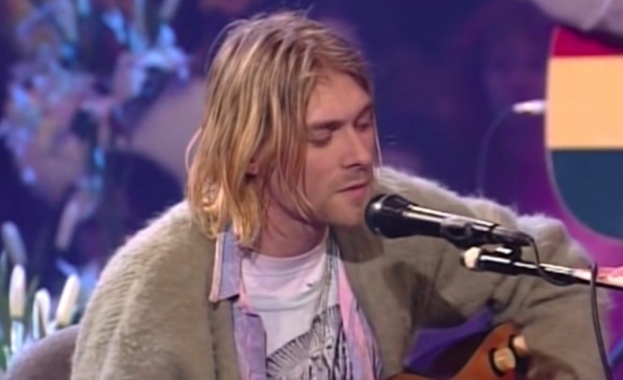 Жилетка носена от Кърт Кобейн по време на концерта на