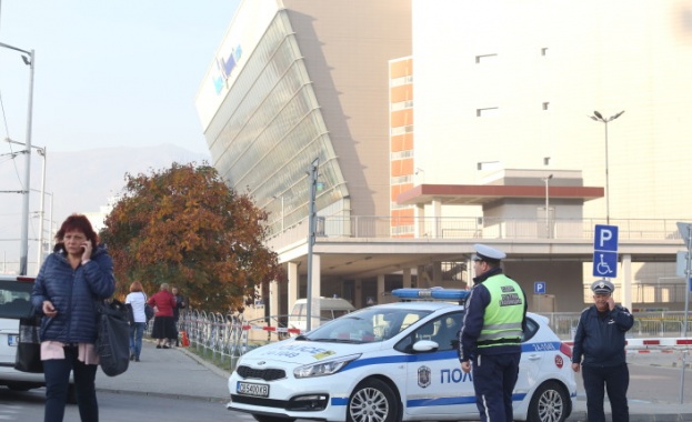 1053 от общо 1600 изборни протокола са обработени в ОИК